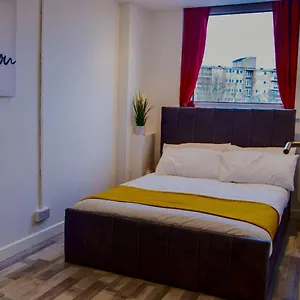 2 Bed With Free Parking Apartment