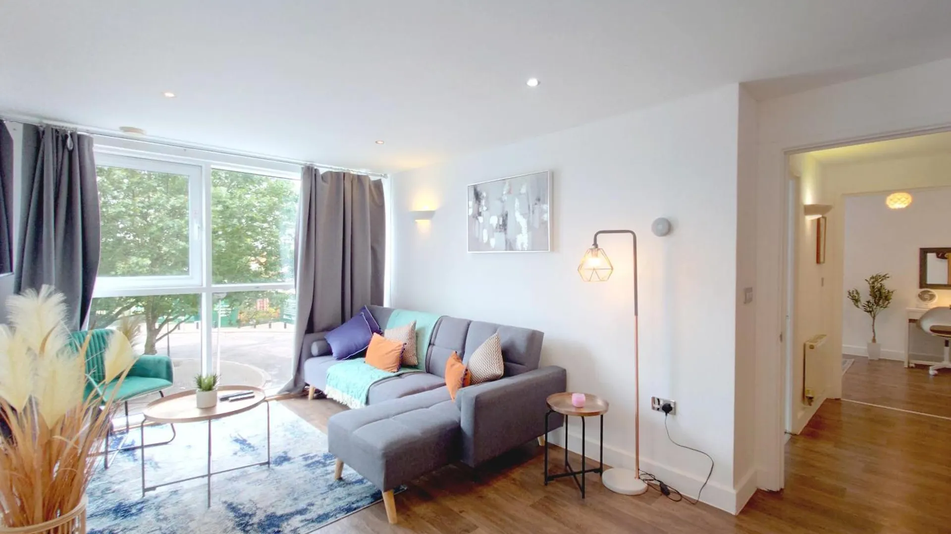 Two Bed Serviced Apartment By London Docklands 0*,