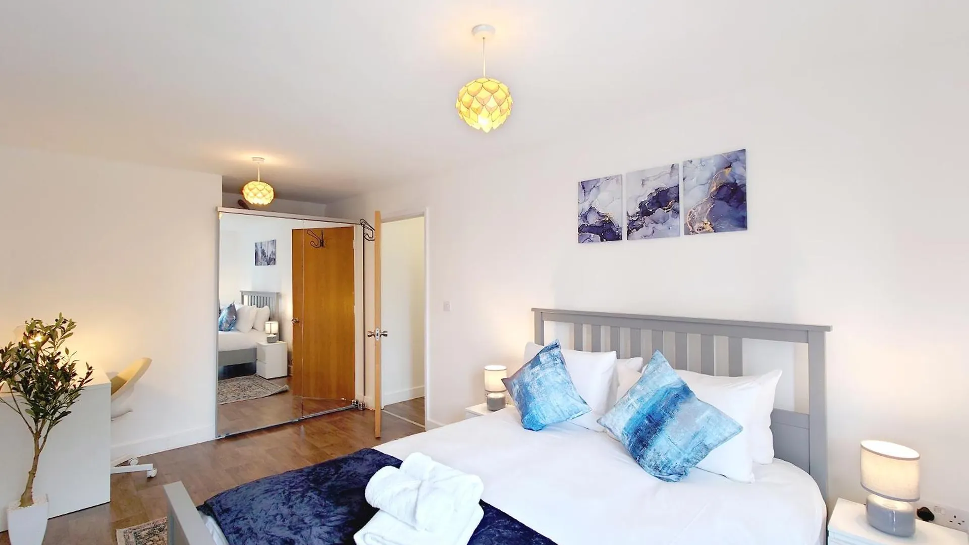 Two Bed Serviced Apartment By London Docklands location