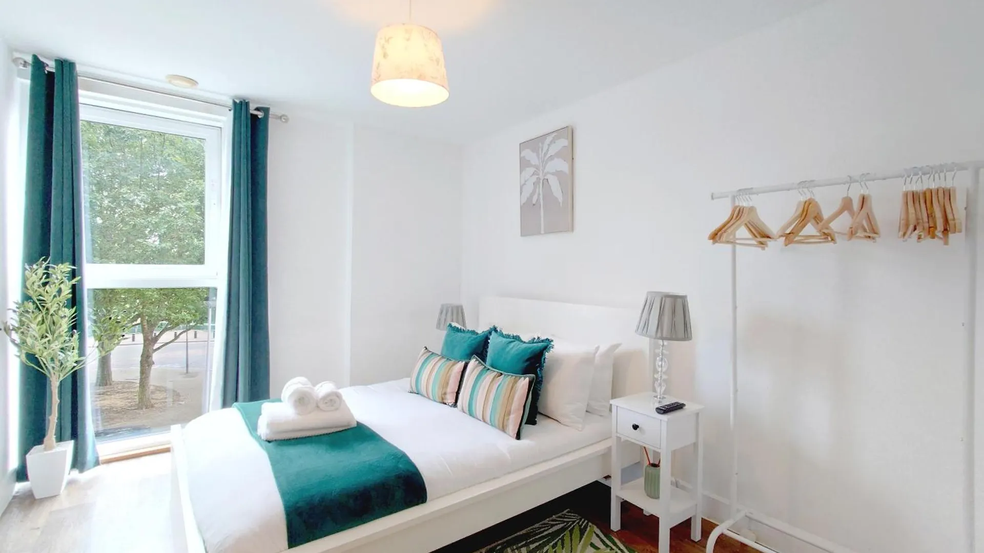 Two Bed Serviced Apartment By London Docklands United Kingdom