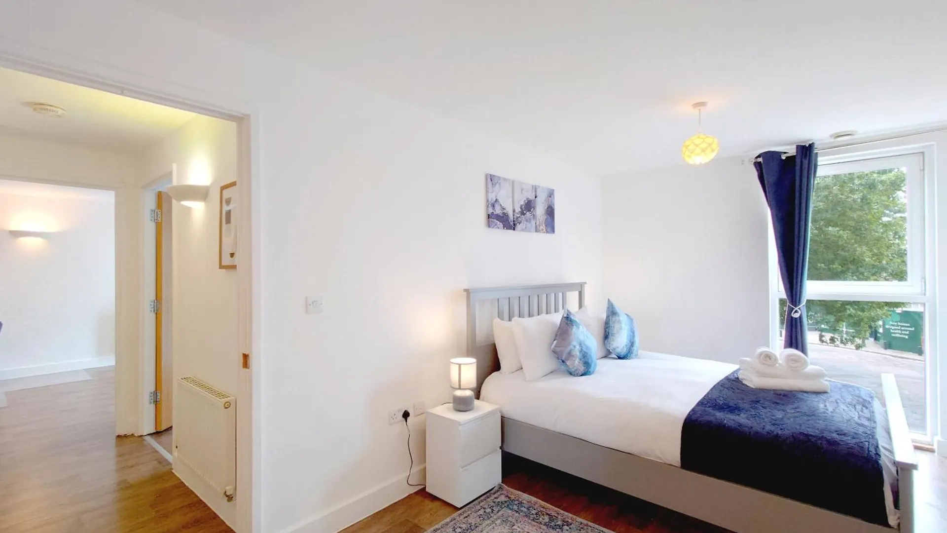 Two Bed Serviced Apartment By London Docklands